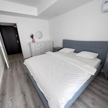 Cosmopolis Bliss: Your Home Away From Home Stefanestii de Jos Екстериор снимка