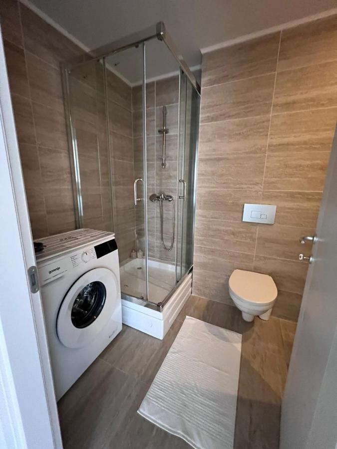 Cosmopolis Bliss: Your Home Away From Home Stefanestii de Jos Екстериор снимка
