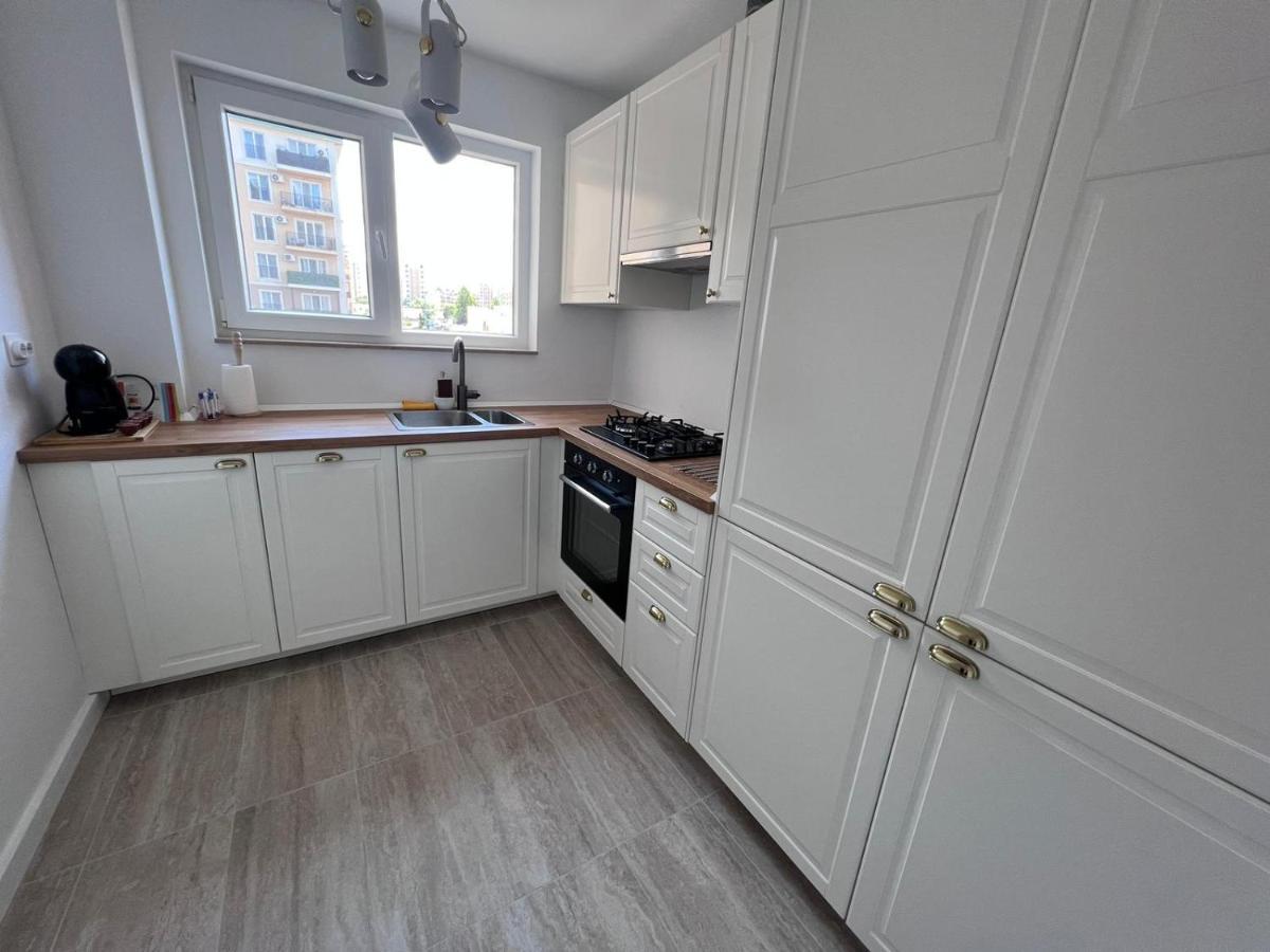 Cosmopolis Bliss: Your Home Away From Home Stefanestii de Jos Екстериор снимка